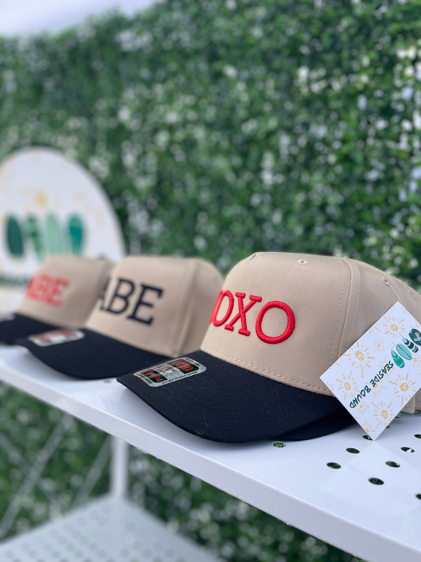red "BABE" puff embroidery two-tone canvas Otto 5 panel hat