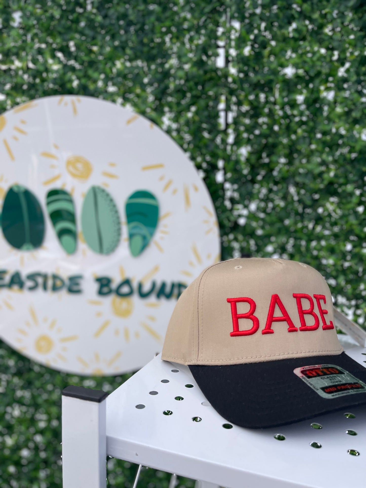 red "BABE" puff embroidery two-tone canvas Otto 5 panel hat