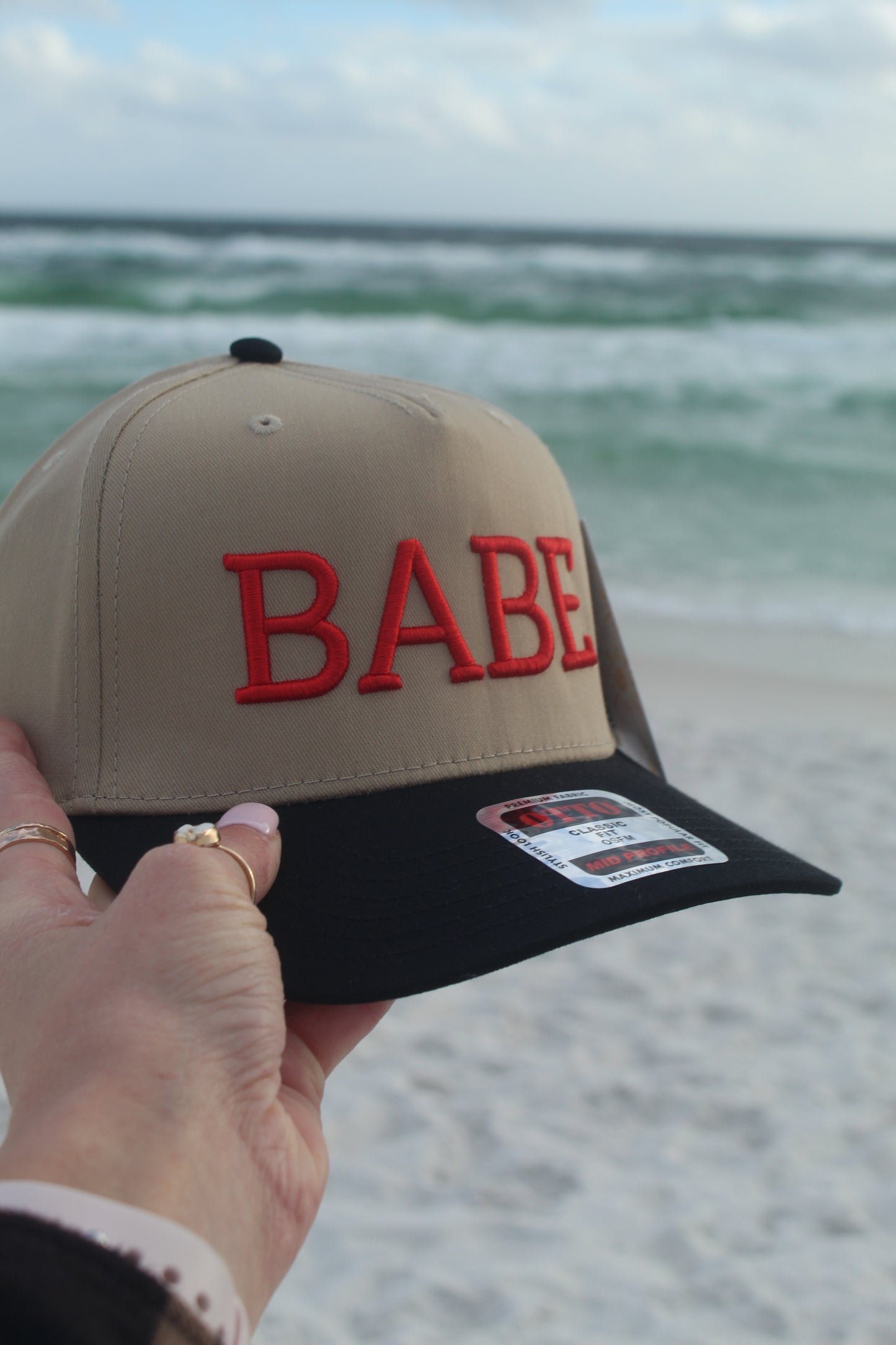 red "BABE" puff embroidery two-tone canvas Otto 5 panel hat