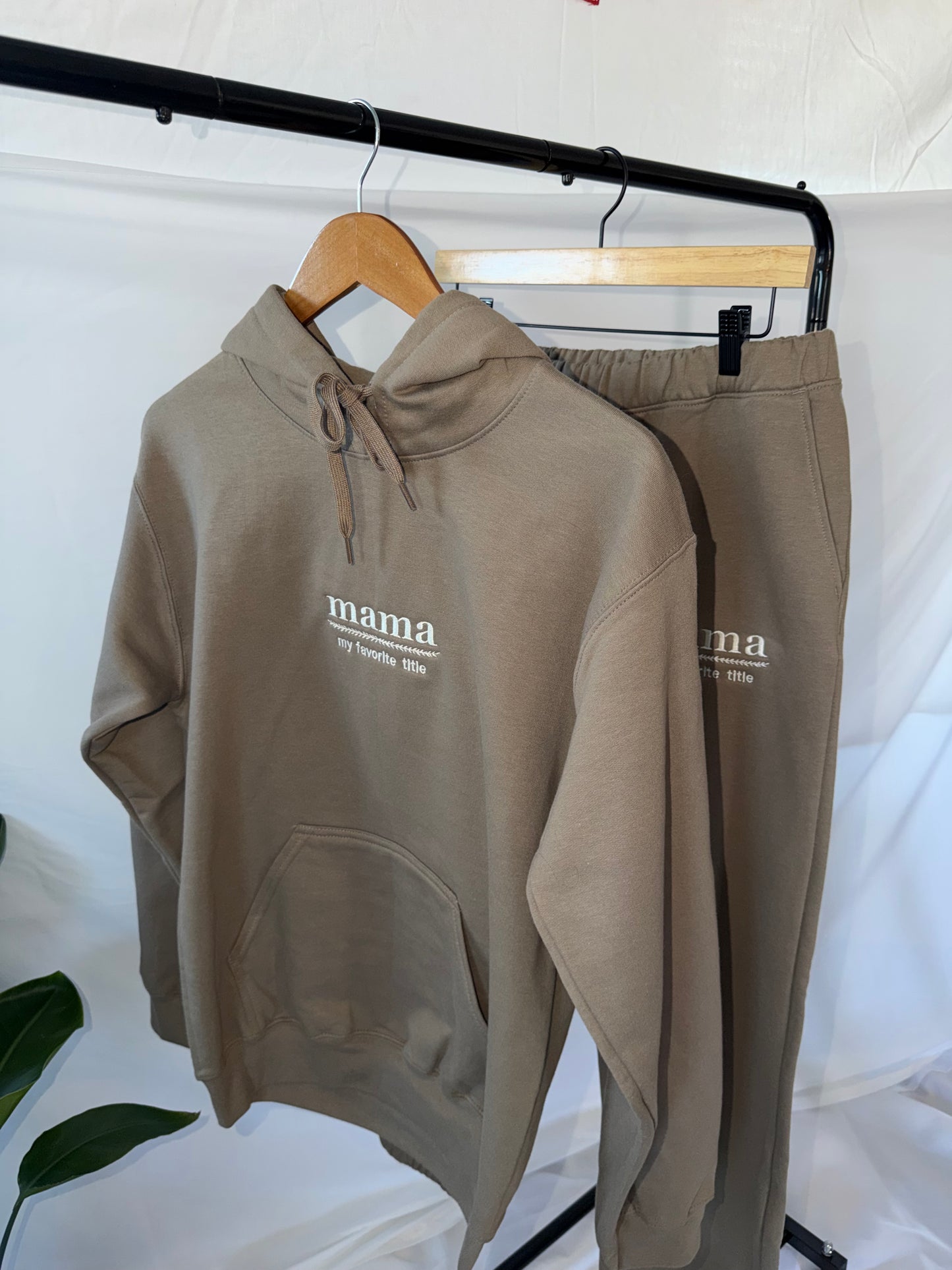 Mama Hooded Sweatshirt in Brown Savana